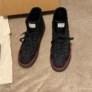 Like new Gucci shoes barely worn